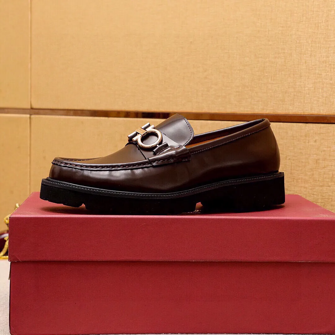 Men's shoes 💰580 💐 Product trademark: Ferragamo "Ferragamo" casual leather shoes Regular size: 38-44 (45.46🉑️customized) Product materials: Selected imported first-layer open-edge beaded cowhide leather upper + luxury hardware buckle, imported water-dyed cowhide leather lining. Strong three-dimensional visual effect, original outsole color: 4⃣️seed leather materials available